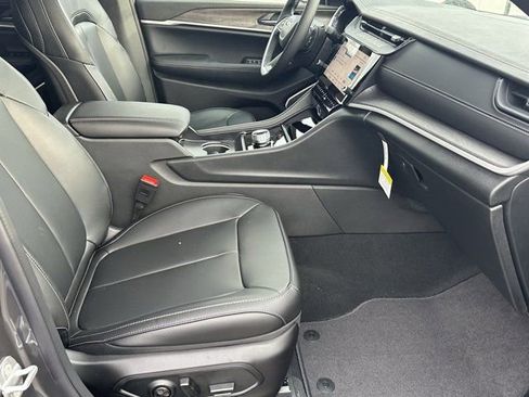 New 2026 Jeep Grand Cherokee Limited image 14