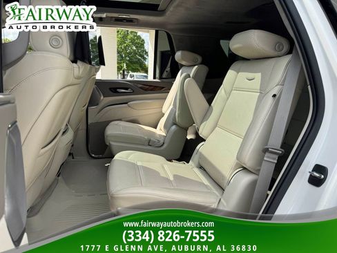 Used 2022 Cadillac Escalade Premium Luxury Platinum image 11