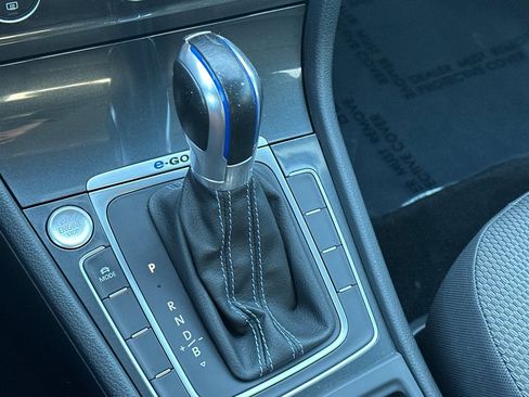 Used 2019 Volkswagen e-Golf SE w/ Driver Assistance Package image 22