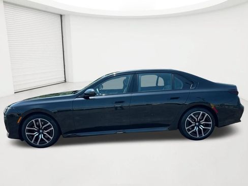 Used 2026 BMW 740i xDrive AWD/4WD image 8