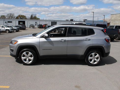 Used 2019 Jeep Compass Latitude w/ Popular Equipment Group AWD/4WD image 5