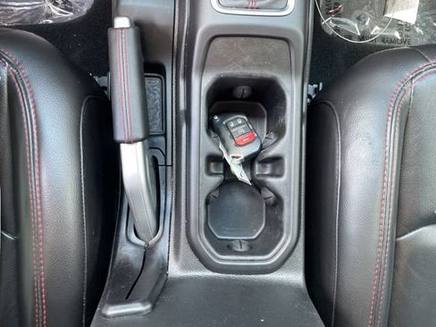 Used 2022 Jeep Gladiator Rubicon w/ LED Lighting Group AWD/4WD image 15