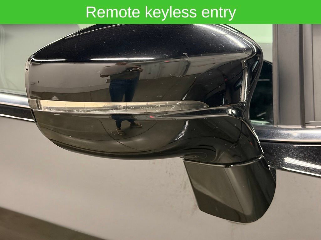 Used 2025 Chrysler Pacifica Select FWD image 12