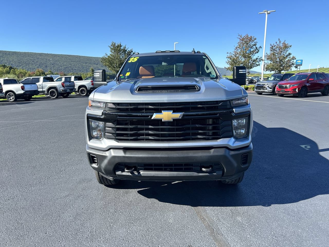 Used 2025 Chevrolet Silverado 2500 W/T AWD/4WD image 2