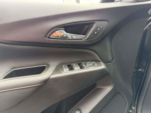 Used 2023 Chevrolet Equinox RS FWD image 18