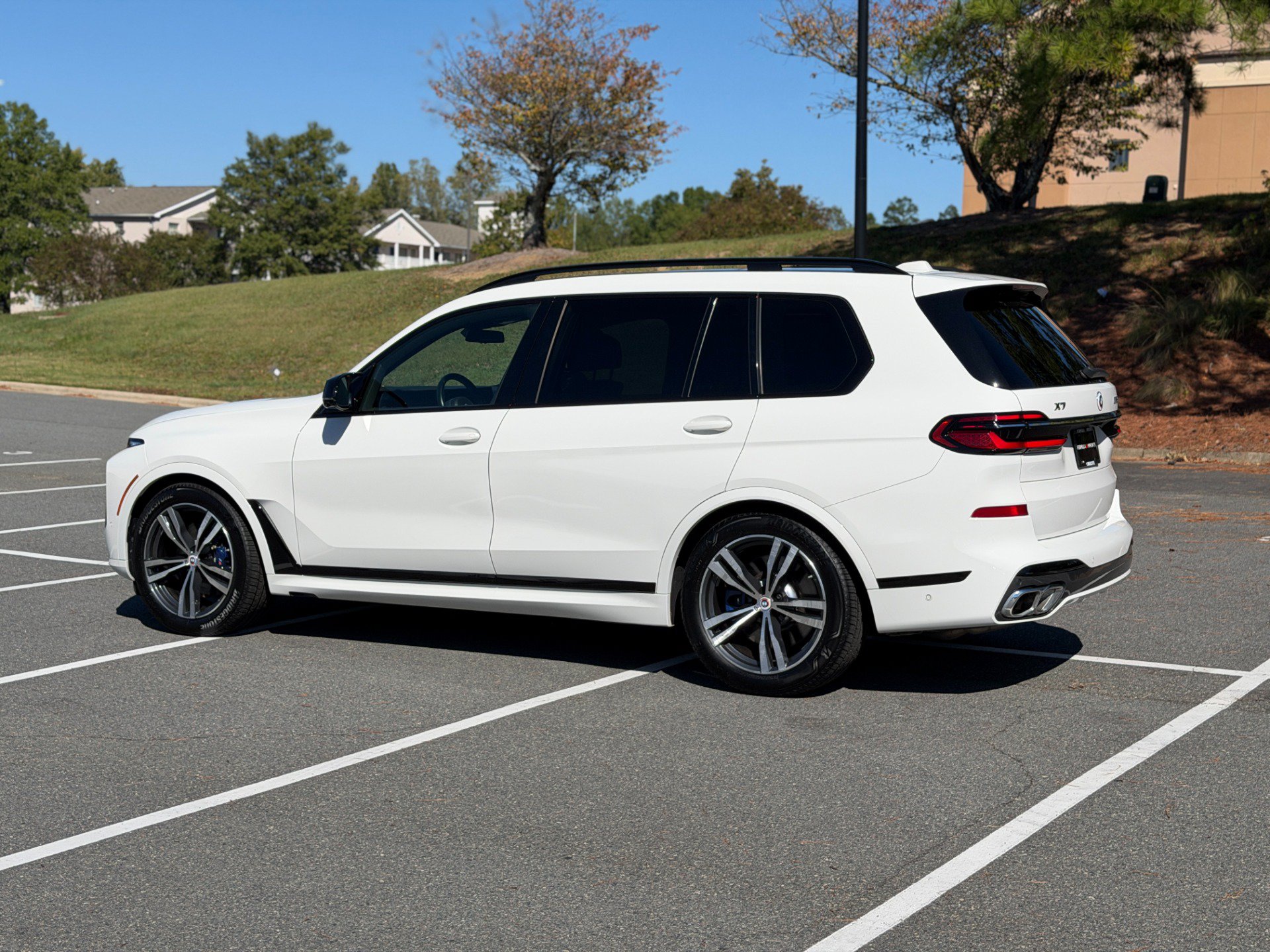 Used 2023 BMW X7 M60i AWD/4WD image 7