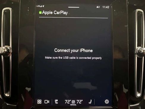 Used 2025 Volvo XC40 B5 Plus image 48