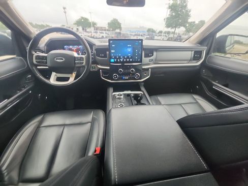 Used 2024 Ford Expedition XLT AWD/4WD image 9