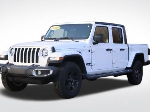 Used 2022 Jeep Gladiator Sport image 3