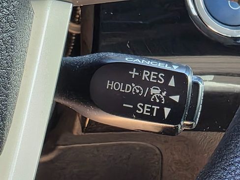 Used 2017 Toyota Prius Two image 42