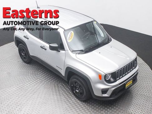 Used 2021 Jeep Renegade Sport image 3