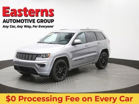 Used 2017 Jeep Grand Cherokee Laredo AWD/4WD image 55