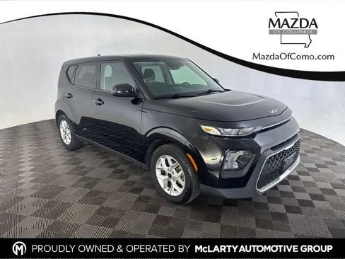 Used 2022 Kia Soul LX w/ Technology Package FWD image 1