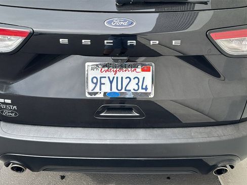 Certified 2022 Ford Escape SE w/ SE Sport Appearance Package image 7