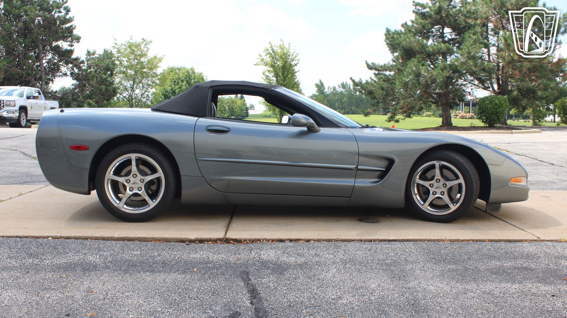 Used 2004 Chevrolet Corvette Convertible w/ Preferred Equipment Group RWD image 32