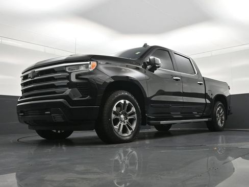 Used 2024 Chevrolet Silverado 1500 High Country w/ Technology Package AWD/4WD image 23