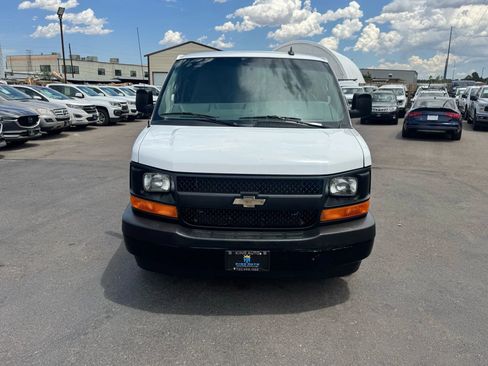 Used 2017 Chevrolet Express 3500 Extended image 12