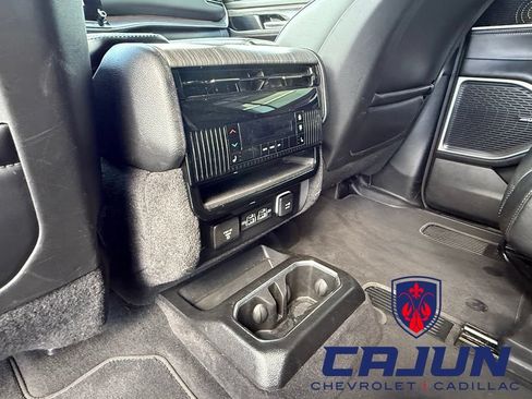 Used 2024 Jeep Wagoneer Series III AWD/4WD image 18