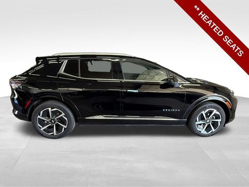 Used 2024 Chevrolet Equinox EV LT FWD image 8