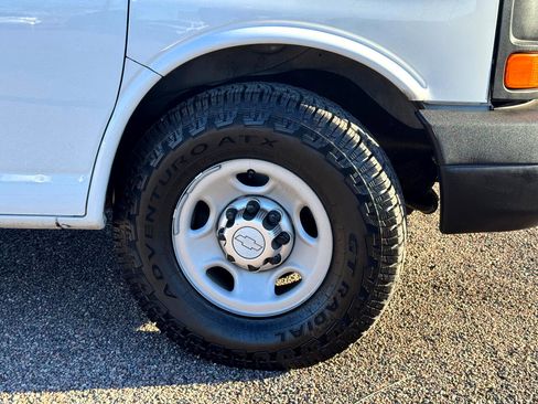 Used 2016 Chevrolet Express 2500 image 19