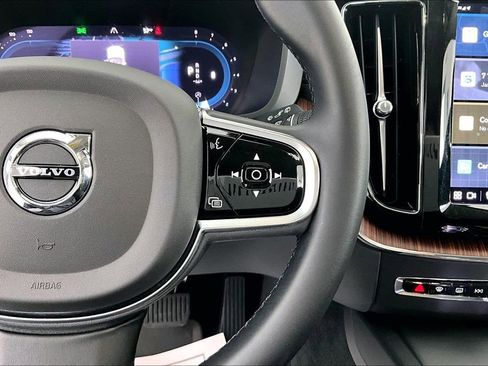 Certified 2023 Volvo XC60 B5 Ultimate w/ Climate Package image 28