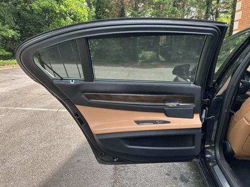 Used 2014 BMW 750Li RWD image 17