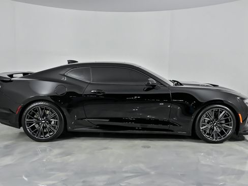 Used 2019 Chevrolet Camaro ZL1 image 14