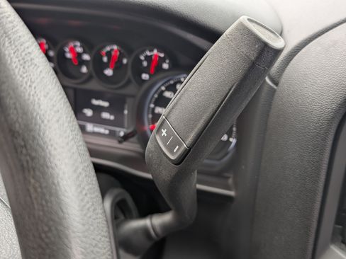 Used 2020 GMC Sierra 1500 4x4 Crew Cab w/ Sierra Value Package image 29