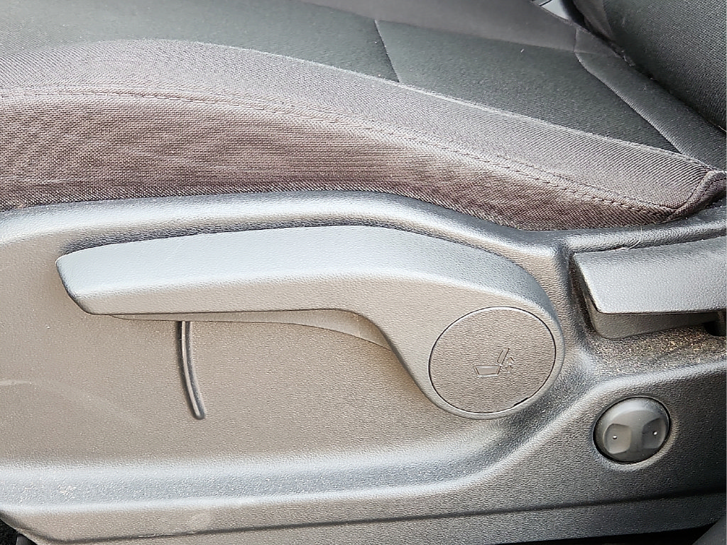Used 2025 Hyundai Santa Fe SE FWD image 15