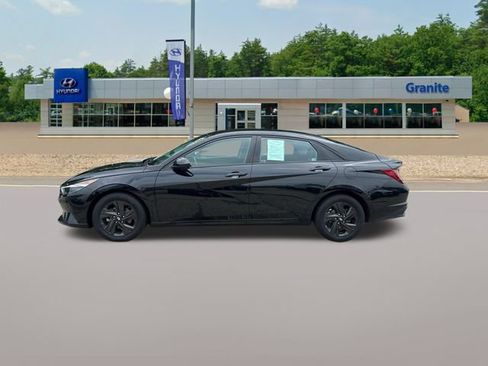 Certified 2021 Hyundai Elantra SEL w/ Convenience Package FWD image 10
