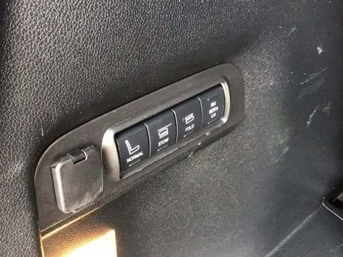 Used 2018 Ford Explorer Limited image 10