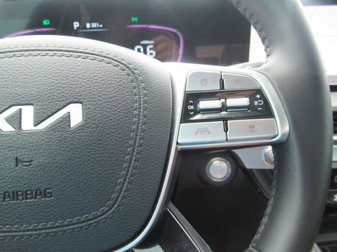 Used 2024 Kia Telluride EX w/ EX Captain's Chair Package FWD image 27