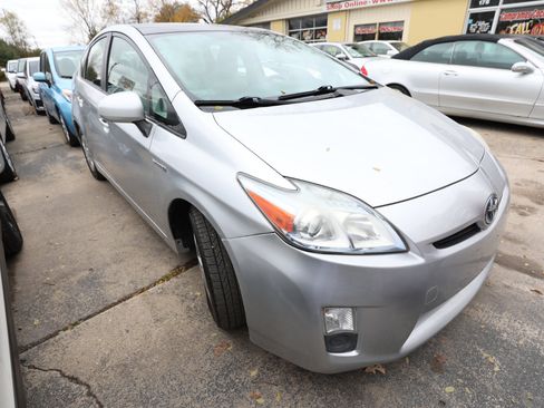 Used 2010 Toyota Prius Five image 3