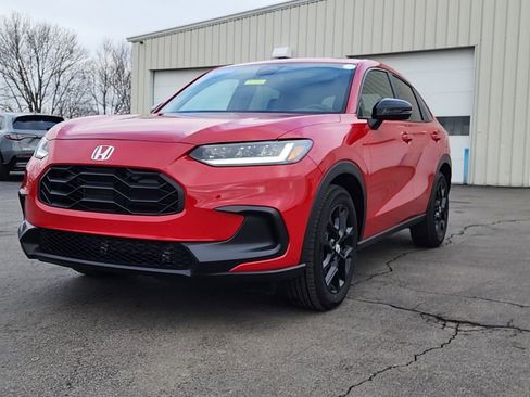 Certified 2025 Honda HR-V Sport image 3