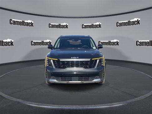 Certified 2025 Kia Sorento EX image 2