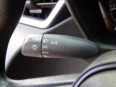 Used 2023 Toyota Corolla LE FWD image 39