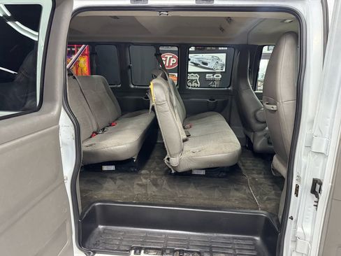 Used 2017 Chevrolet Express 3500 LT w/ LT Preferred Equipment Group image 13