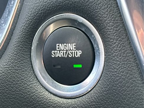 Certified 2023 Chevrolet Traverse LT FWD image 17