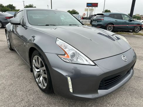 Used 2014 Nissan 370Z Coupe RWD image 24