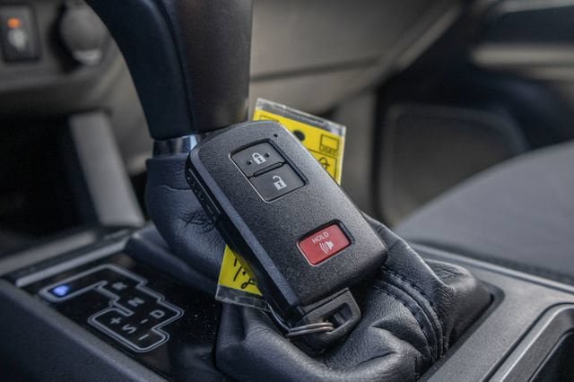 Used 2020 Toyota Tacoma TRD Off-Road AWD/4WD image 27