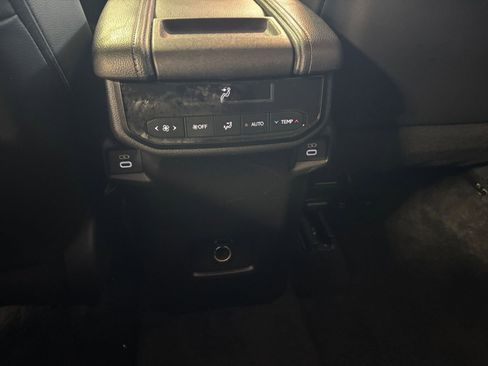 Used 2025 Toyota Grand Highlander FWD image 25