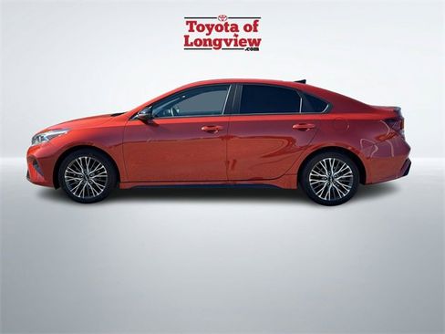 Used 2022 Kia Forte GT-Line w/ GT-Line Premium Package image 2