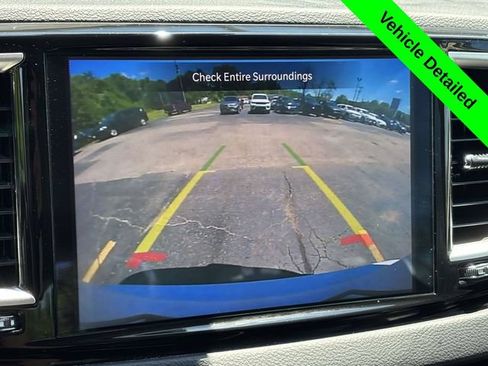 Used 2023 Chrysler Pacifica Touring-L FWD image 17