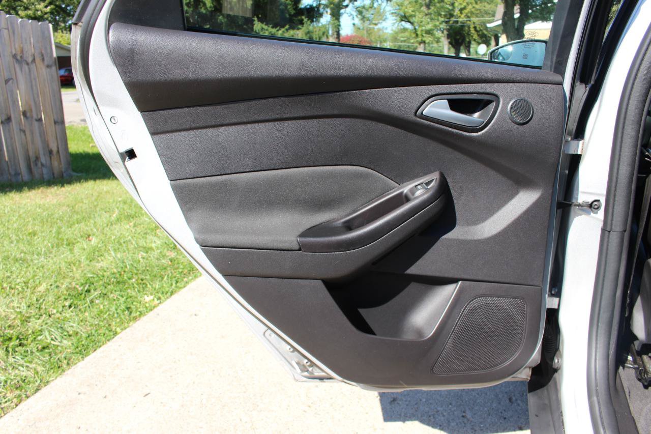 Used 2014 Ford Focus Titanium FWD image 34
