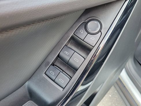 Used 2025 Chevrolet Equinox LT AWD/4WD image 14