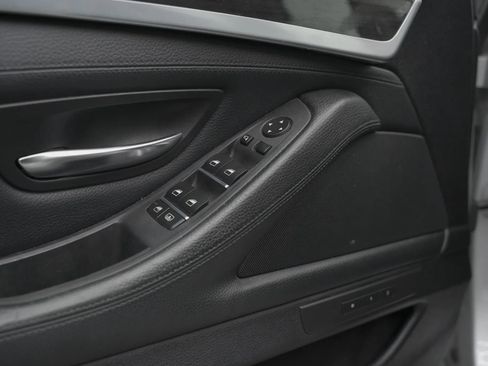 Used 2011 BMW 550i Sedan image 11