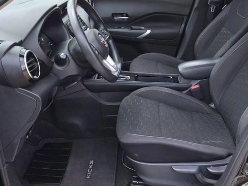 Used 2023 Nissan Kicks SV FWD image 9