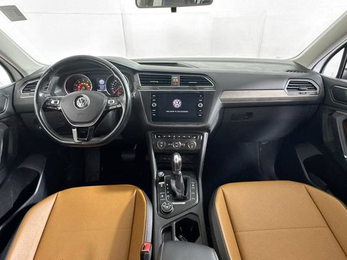 Used 2018 Volkswagen Tiguan SE AWD/4WD image 28