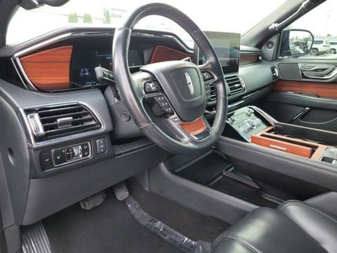 Used 2024 Lincoln Navigator Premiere image 26