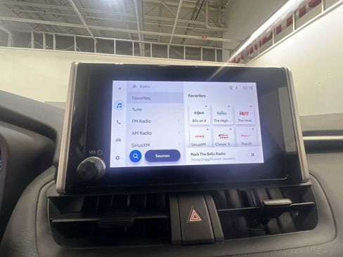 Used 2025 Toyota RAV4 XLE image 24